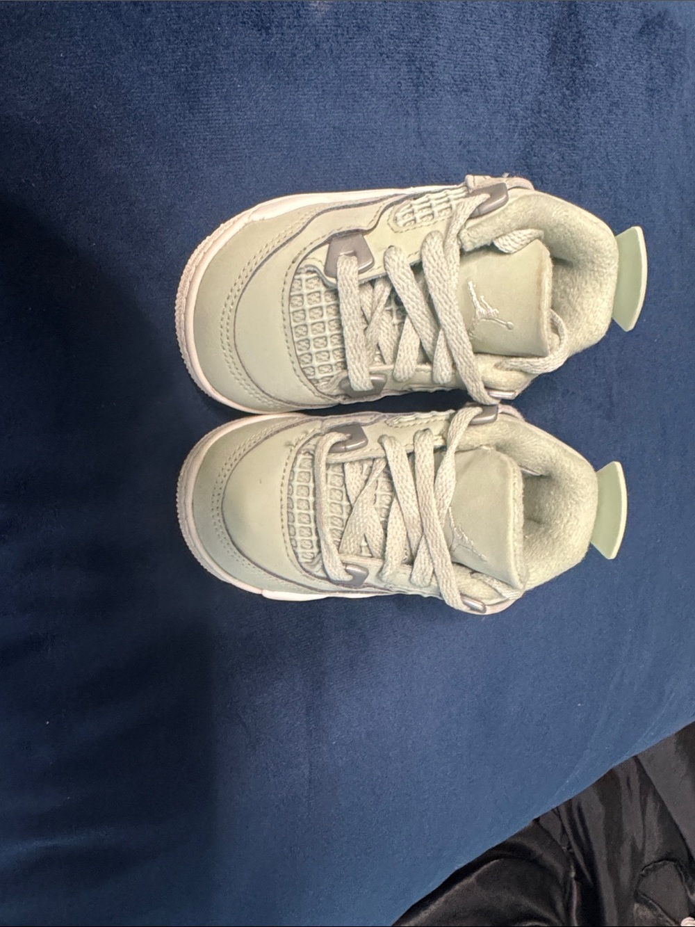 Jordan Toddler High-Top Sneakers in Light Gray